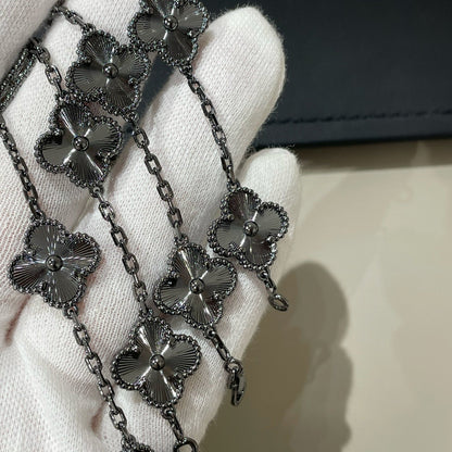 [Zalyn Jewelry ]CLOVER 5 MOTIF BLACK BRACELET