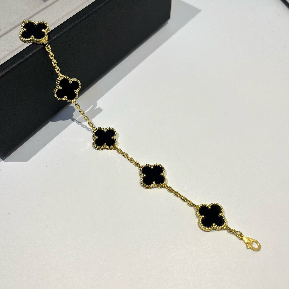 [Zalyn Jewelry ] CLOVER 5 MOTIF ONYXS BRACELET COLLECTION