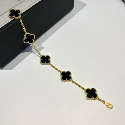 [Zalyn]LUCKY CLOVER 5-MOTIF BRACELET - BLACK OXNY COLLECTION