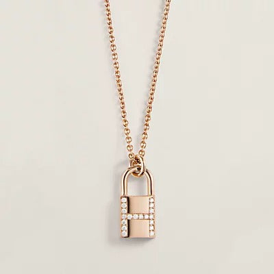 [Zalyn]HM ADVANCED NICHE LOCK HEAD NECKLACE DIAMONDS