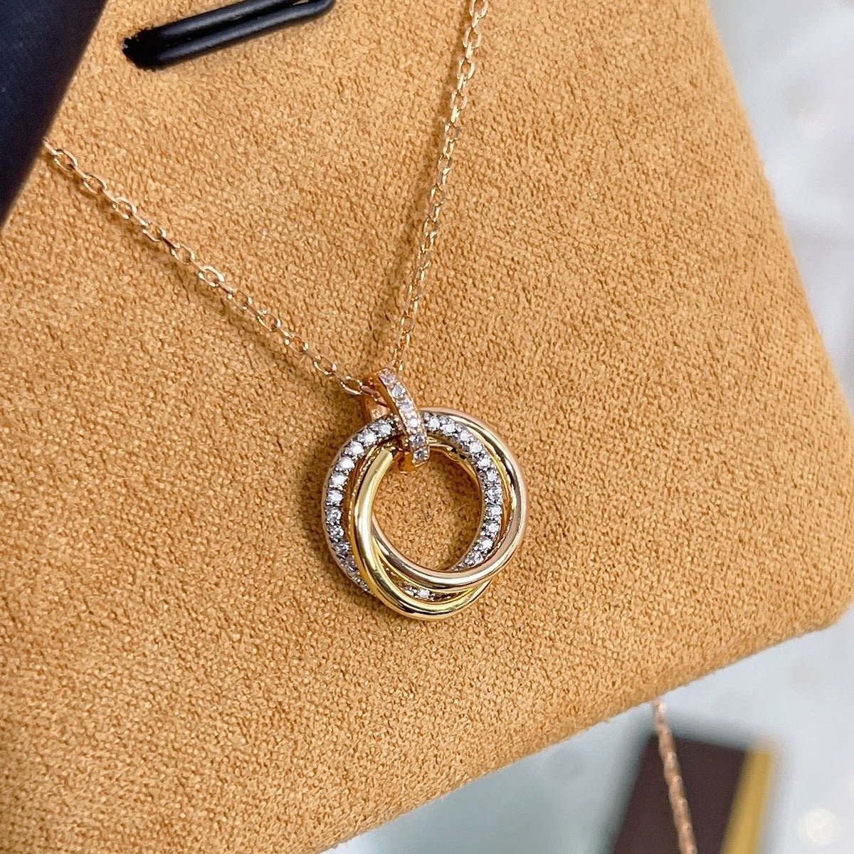 [Zalyn Jewelry ]TRINITY NECKLACE SILVER GOLD PINK GOLD DIAMONDS