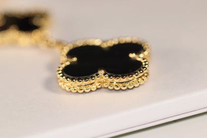 [Zalyn Jewelry ]CLOVER EARRINGS GOLD ONYX MOP 3 MOTIF