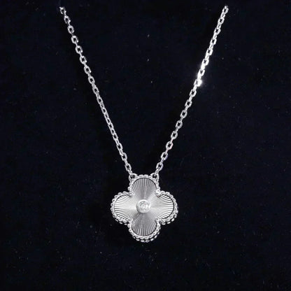 [Zalyn Jewelry ]CLOVER  15MM DIAMOND LASER NECKLACE SILVER