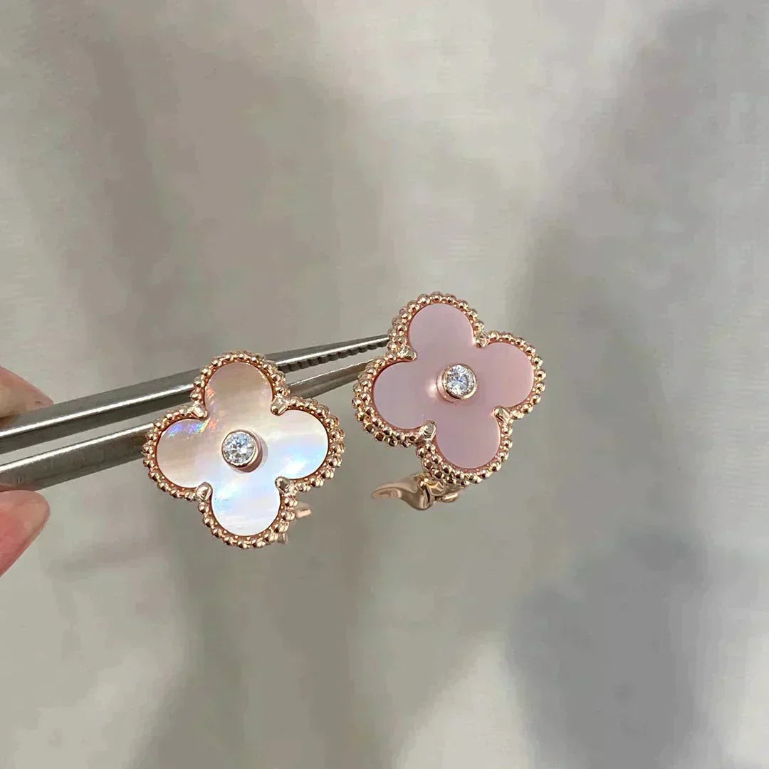 [Zalyn Jewelry ]CLOVER MEDIUM 1 MOTIFS  PINK MOP DIAMOND EARRINGS