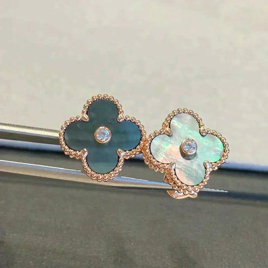 [Zalyn Jewelry ]CLOVER MEDIUM 1 MOTIFS GRAY MOP  DIAMOND EARRINGS