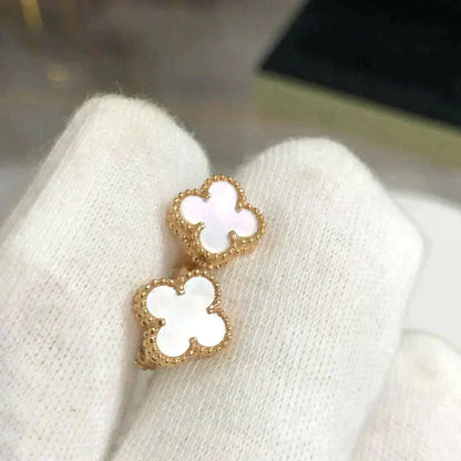 [Zalyn Jewelry ]CLOVER MINI 9.5MM WHITE MOP EARRINGS