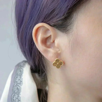 [Zalyn Jewelry ]CLOVER MEDIUM 1 MOTIFS LASER EARRINGS