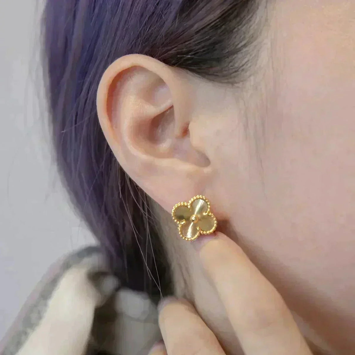 [Zalyn Jewelry ]CLOVER MEDIUM 1 MOTIFS LASER EARRINGS