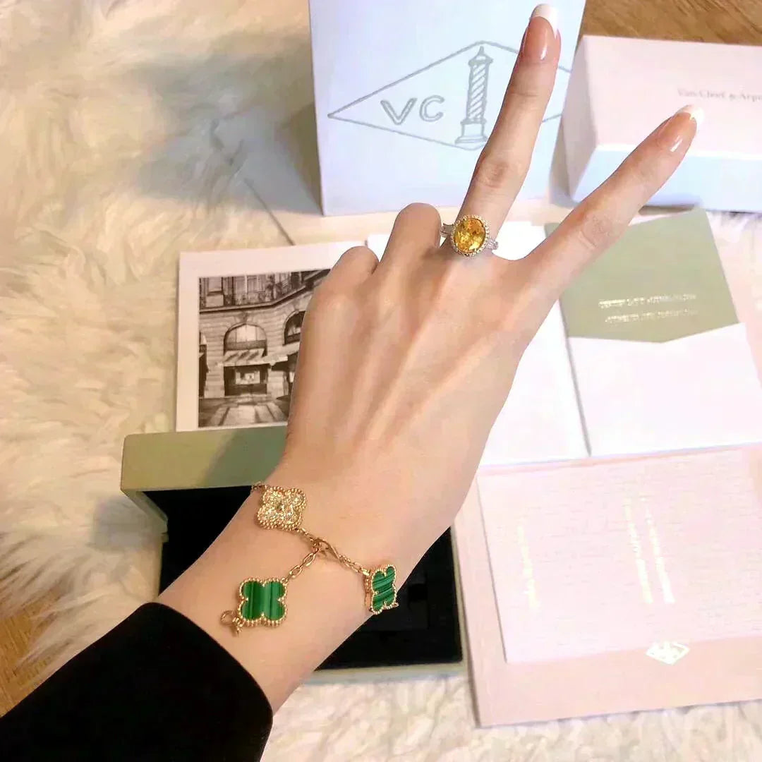 [Zalyn Jewelry ] CLOVER 5 MOTIF MALACHITE BRACELET COLLECTION