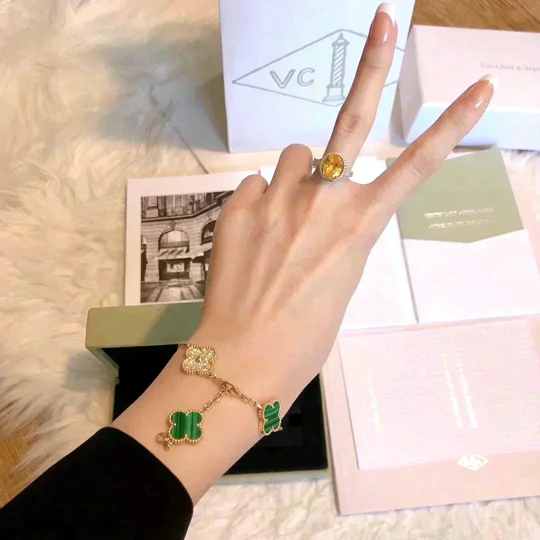 [Zalyn]LUCKY CLOVER 5-MOTIF BRACELET - MALACHITE COLLECTION