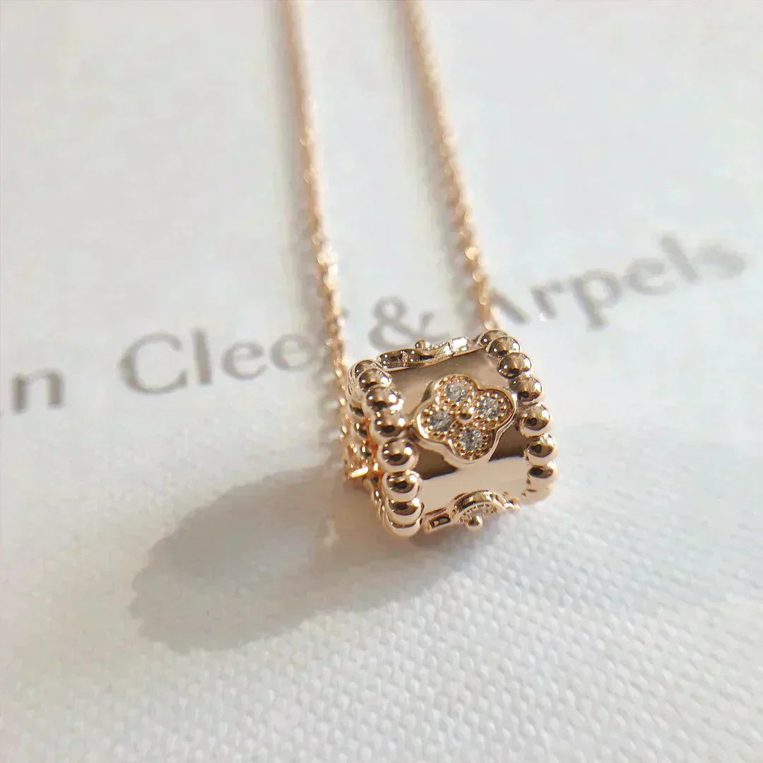 [Zalyn]KALEIDOSCOPE PENDANT NECKLACE