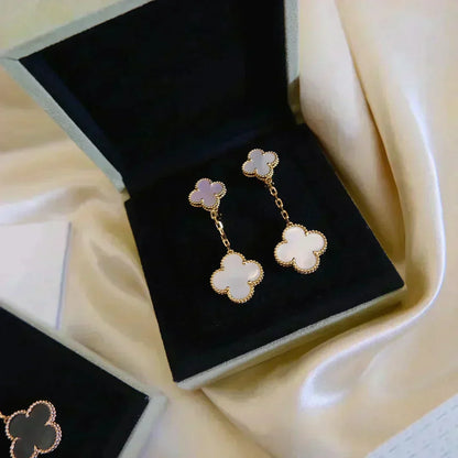 [Zalyn Jewelry ]CLOVER 2 MOTIF WHITE MOP EARRINGS