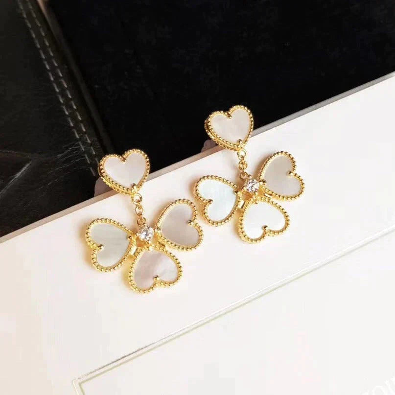 [Zalyn Jewelry ]CLOVER SWEET WHITE MOP EARRINGS