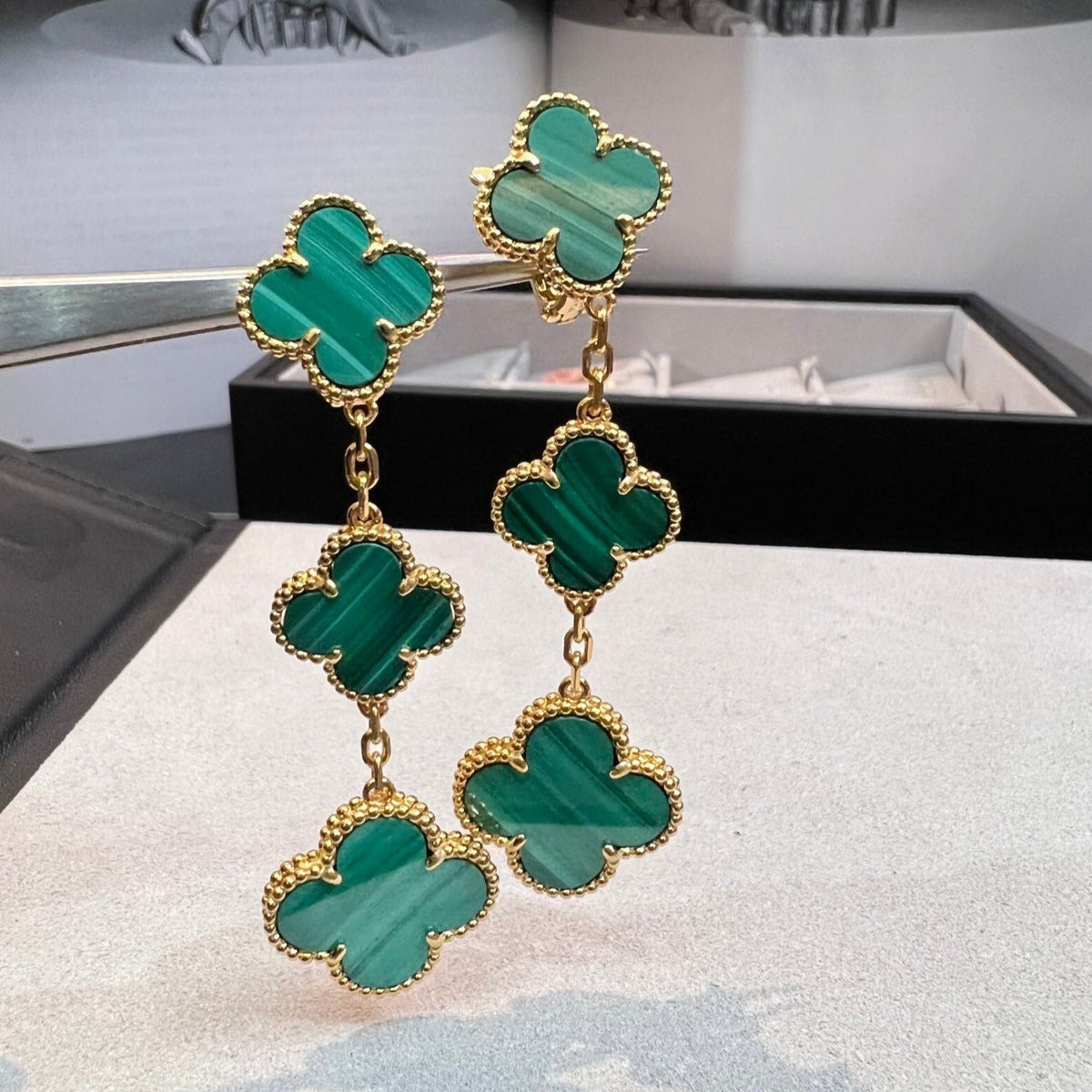 [Zalyn Jewelry ]CLOVER MALACHITE 3 MOTIFS GOLD