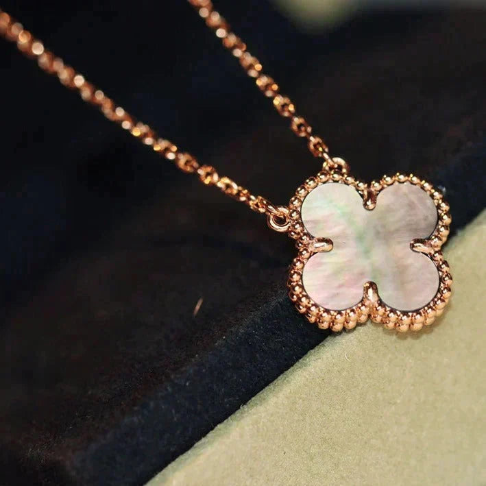 [Zalyn Jewelry ]CLOVER 15MM  GRAY MOTHER OF PEARL NECKLACE