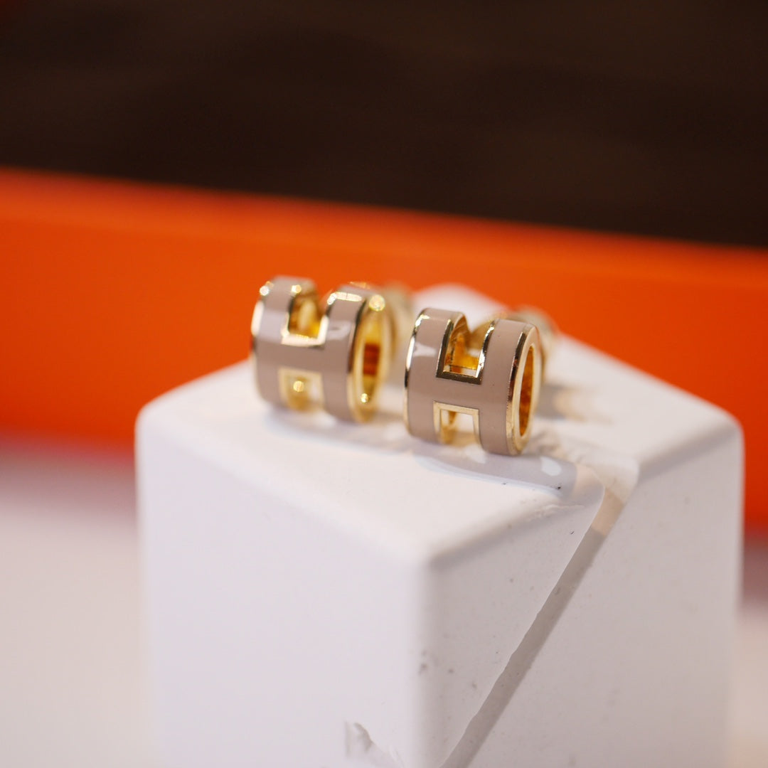 [Zalyn]MINI POP H GOLD EARRINGS GREY