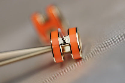 [Zalyn]MINI POP H EARRINGS ORANGE