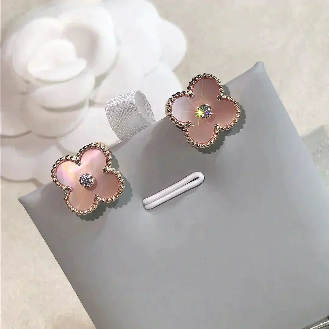 [Zalyn Jewelry ]CLOVER MEDIUM 1 MOTIFS  PINK MOP DIAMOND EARRINGS