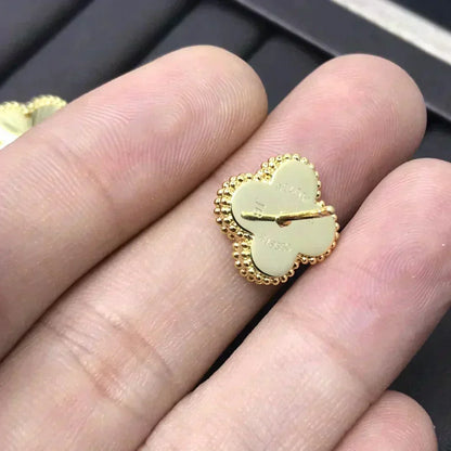 [Zalyn Jewelry ]CLOVER MINI 9.5MM LASER EARRINGS