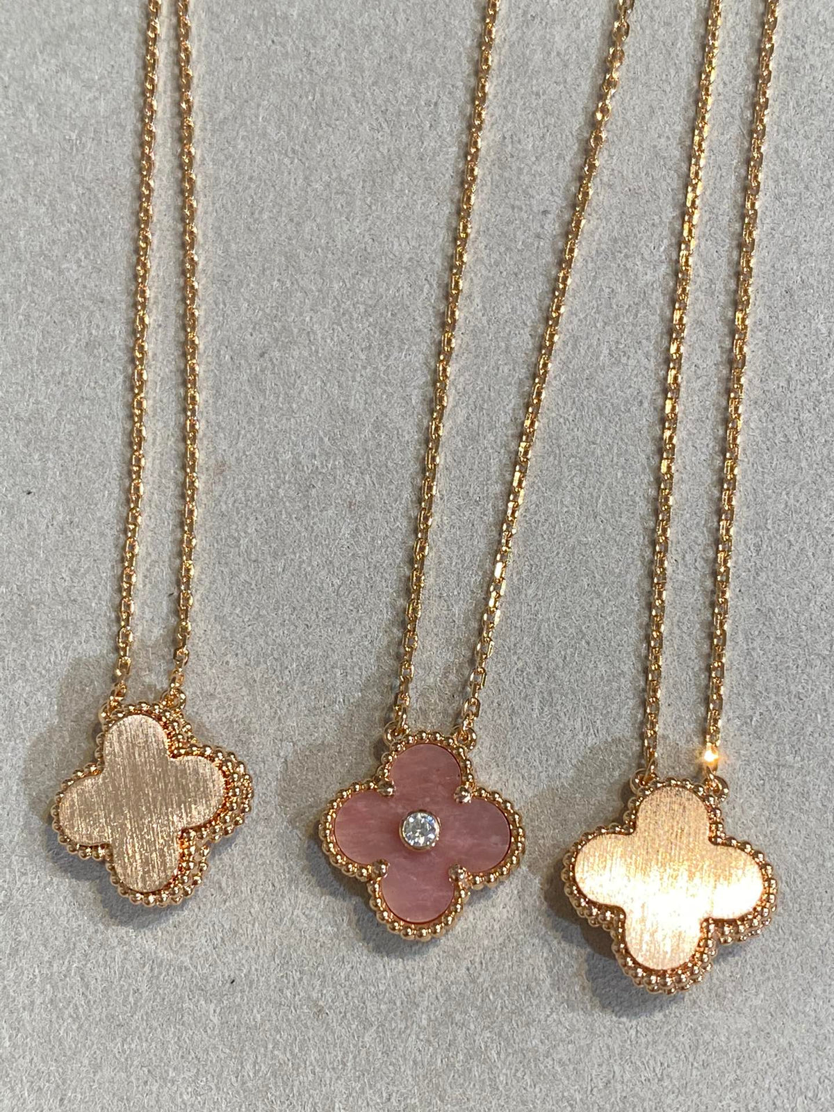 [Zalyn Jewelry ]CLOVER 15MM DIAMOND RHODONITE NECKLACE