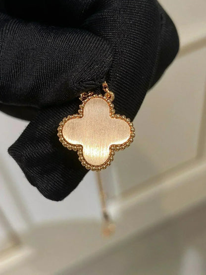 [Zalyn Jewelry ]CLOVER 15MM DIAMOND RHODONITE NECKLACE