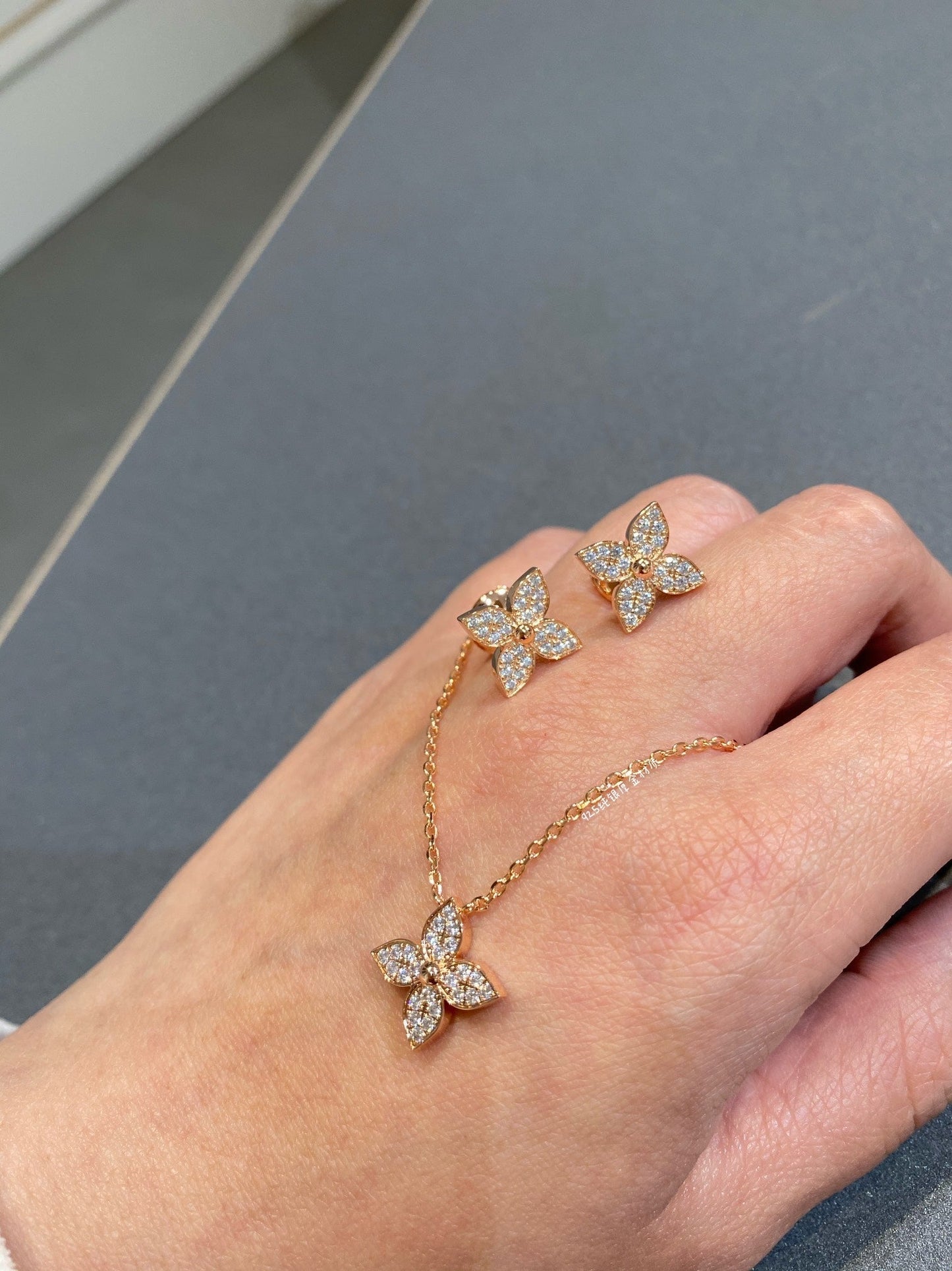 [Zalyn]STAR DIAMOND NECKALCE
