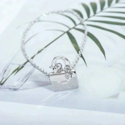 [Zalyn]AMULETTE PEDANT SILVER NECKLACE