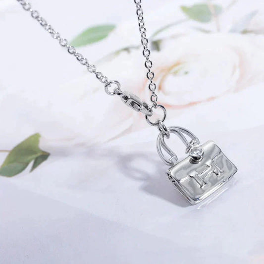 [Zalyn]AMULETTE PEDANT SILVER NECKLACE