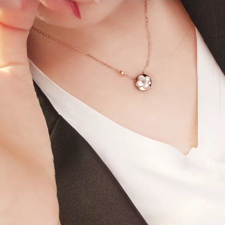 [Zalyn]SUN MOP GOLD 1 DIAMOND NECKLACE