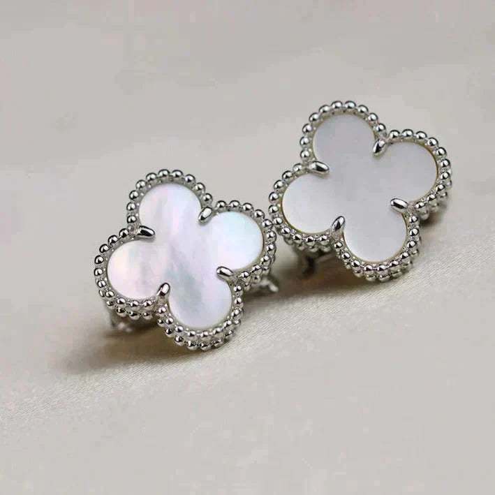 [Zalyn Jewelry ]CLOVER MEDIUM 1 MOTIFS  WHITE MOP EARRINGS SILVER