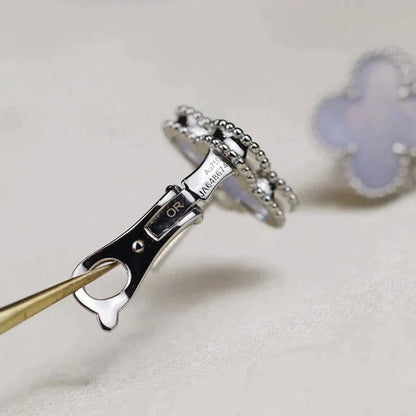 [Zalyn Jewelry ]CLOVER MEDIUM 1 MOTIFS  WHITE MOP EARRINGS SILVER