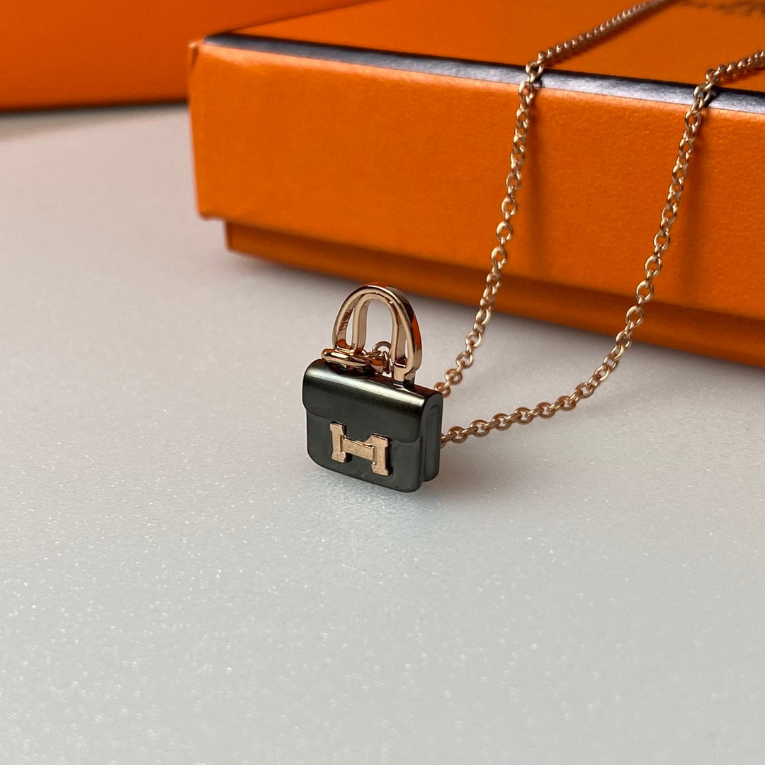 [Zalyn]CONSTANCE BLACK PEDANT ROSE GOLD NECKLACE