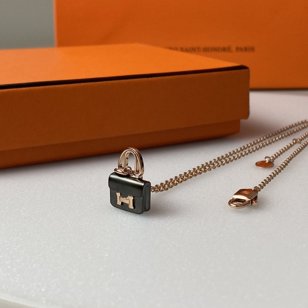 [Zalyn]CONSTANCE BLACK PEDANT ROSE GOLD NECKLACE