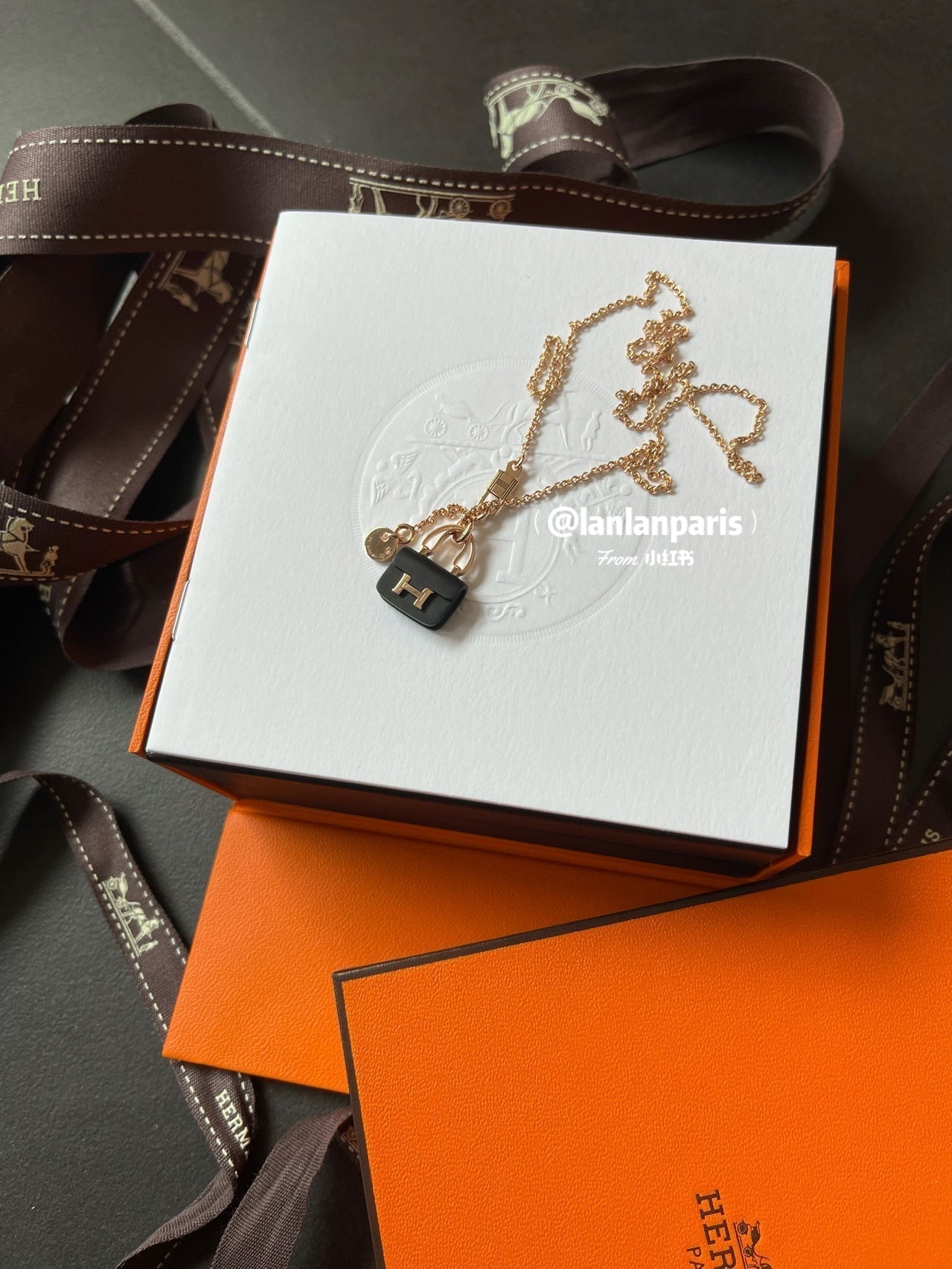[Zalyn]CONSTANCE BLACK PEDANT ROSE GOLD NECKLACE