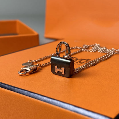 [Zalyn]CONSTANCE BLACK PEDANT ROSE GOLD NECKLACE