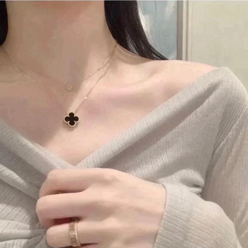 [Zalyn Jewelry ]CLOVER 15MM BLACK ONYX SINGLE FLOWER NECKLACE