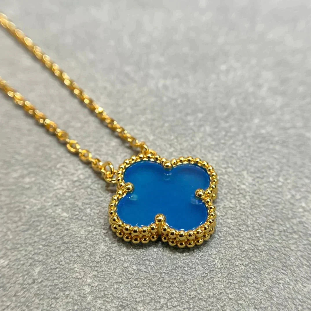 [Zalyn Jewelry ]CLOVER 15MM BLUE AGATE NECKLACE