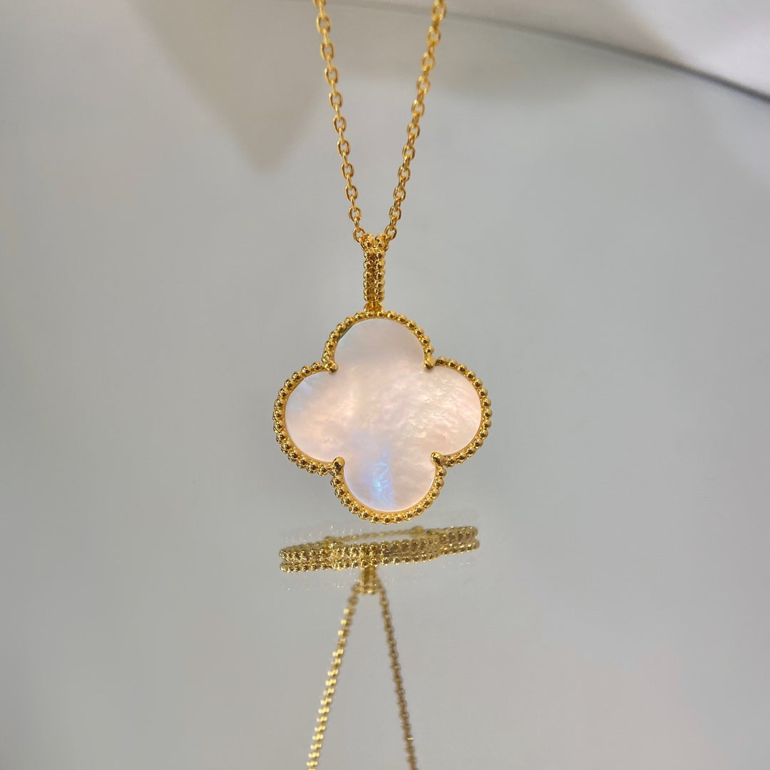 [Zalyn Jewelry ]CLOVER 25MM MOP LARGE PENDANT NECKLACE