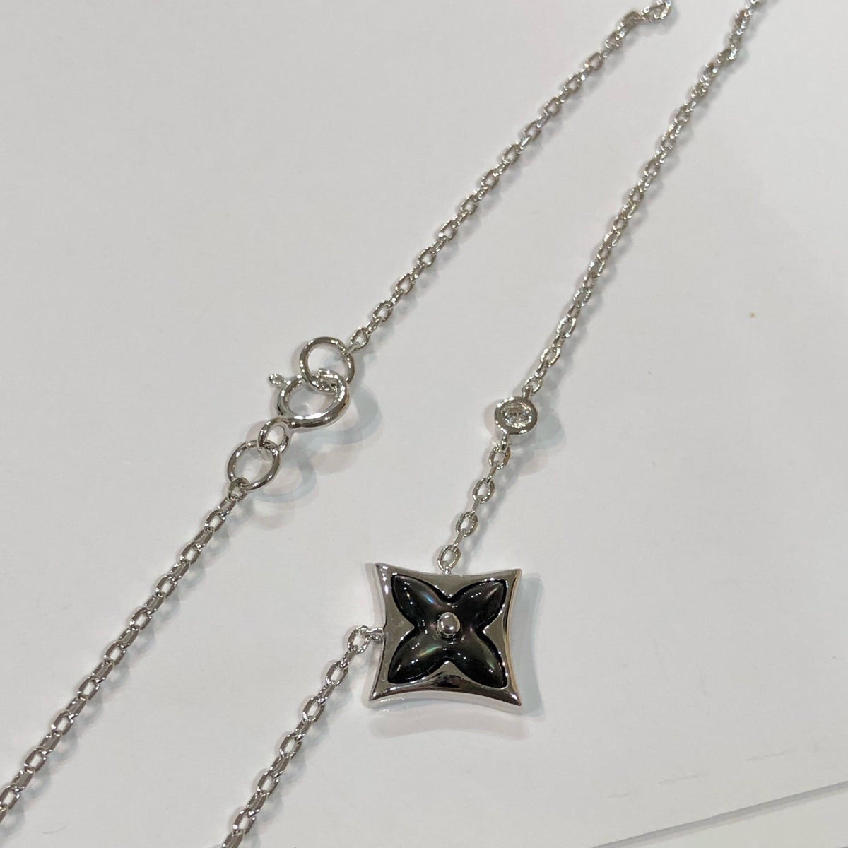 [Zalyn Jewelry ]STAR BLACK MOP NECKLACE