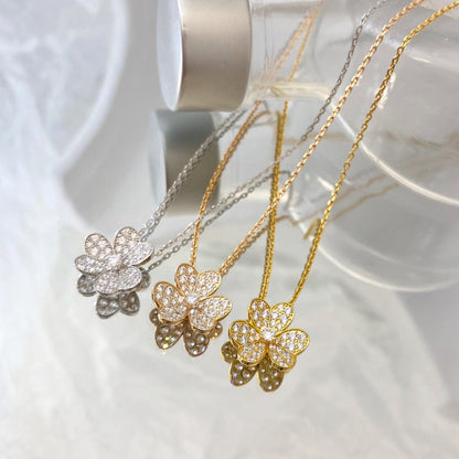 [Zalyn]PAVÉ DIAMOND FLOWER CHARM NECKLACE