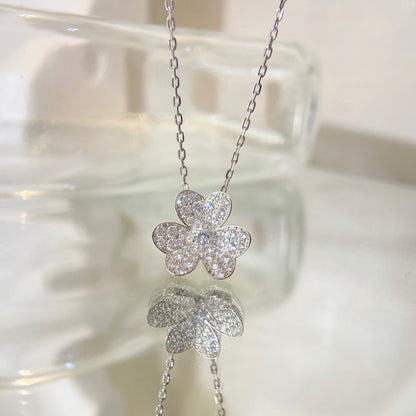[Zalyn]PAVÉ DIAMOND FLOWER CHARM NECKLACE