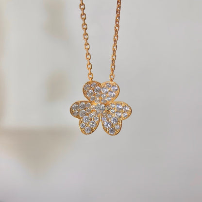 [Zalyn]PAVÉ DIAMOND FLOWER CHARM NECKLACE