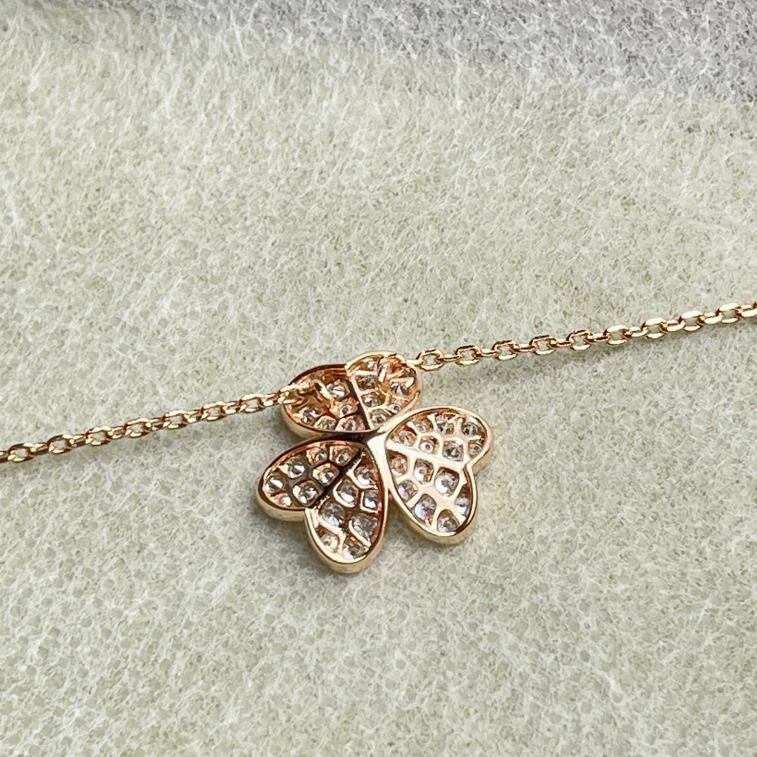 [Zalyn]PAVÉ DIAMOND FLOWER CHARM NECKLACE
