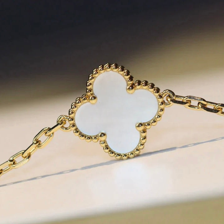 [Zalyn Jewelry ]CLOVER 20 MOTIFS WHITE MOP NECKLACE