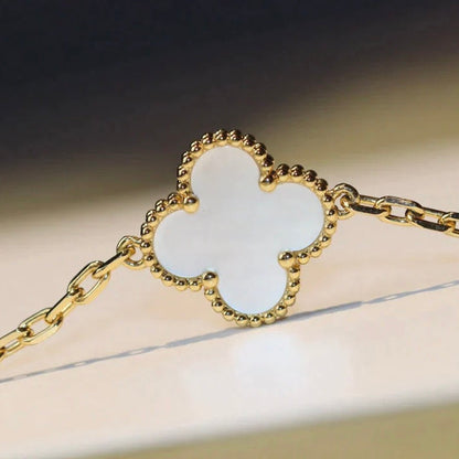 [Zalyn Jewelry ]CLOVER 20 MOTIFS WHITE MOP NECKLACE