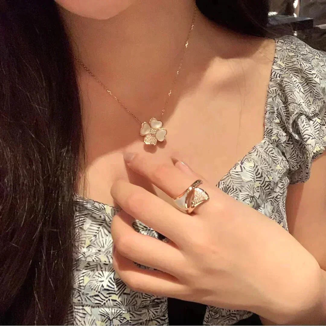 [Zalyn Jewelry ]CLOVER MOP DIAMOND ROSE GOLD NECKLACE