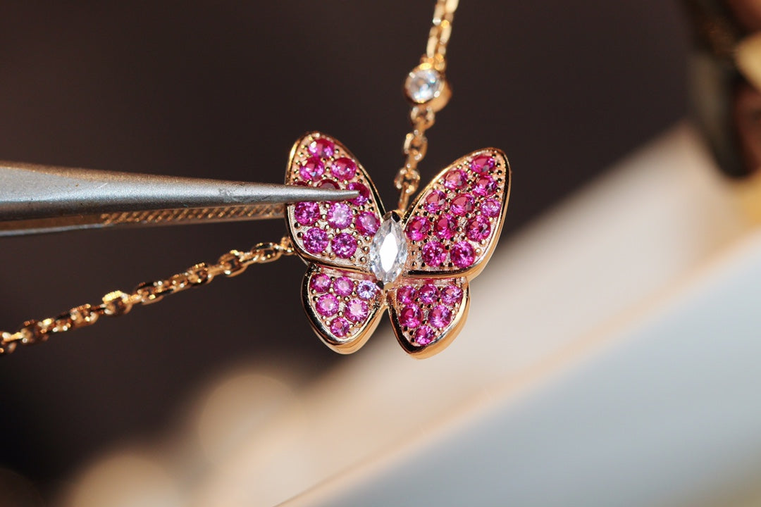 [Zalyn Jewelry ]BUTTERFLY RED DIAMOND ROSE GOLD NECKLACE
