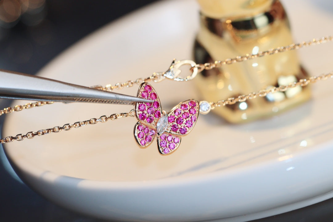 [Zalyn Jewelry ]BUTTERFLY RED DIAMOND ROSE GOLD NECKLACE