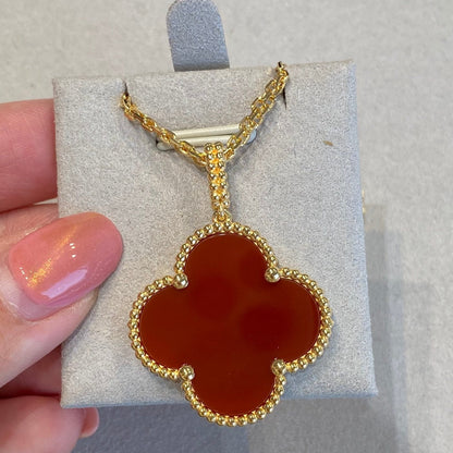[Zalyn Jewelry ]CLOVER 25MM NECKLACE GOLD CARNELIAN