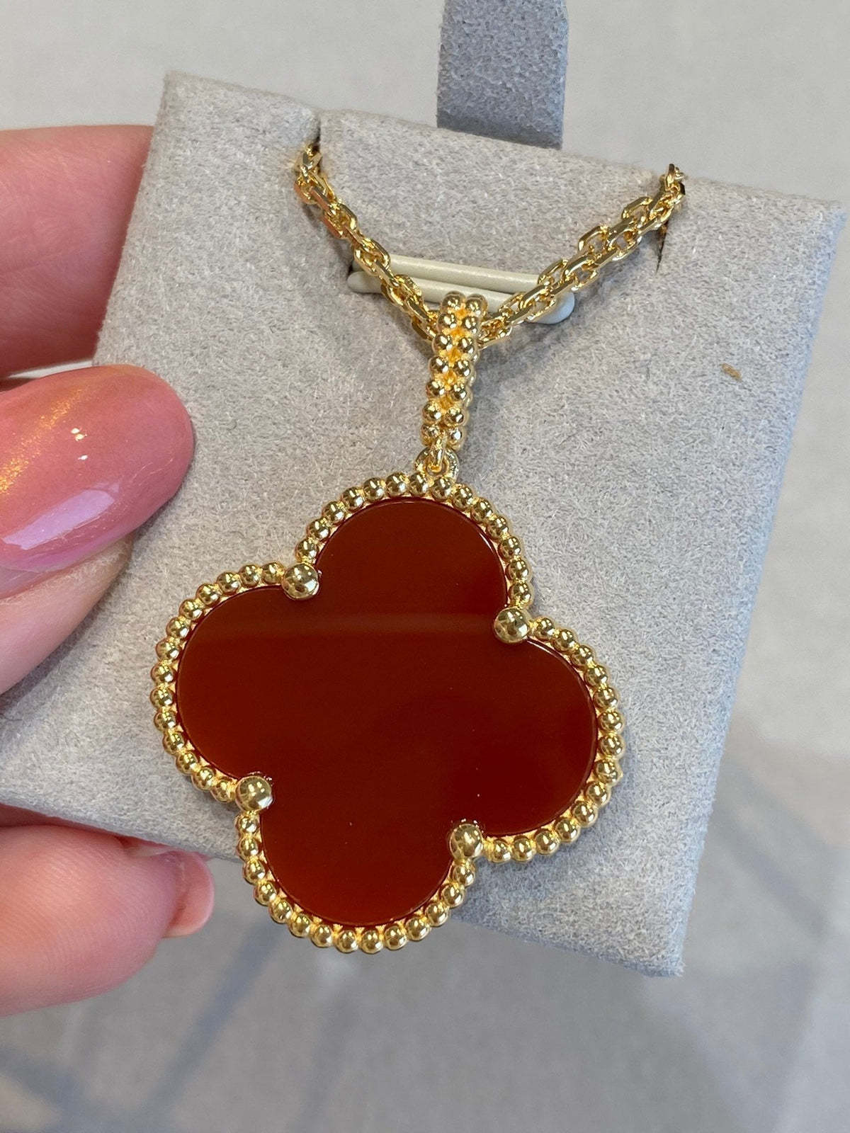 [Zalyn Jewelry ]CLOVER 25MM NECKLACE GOLD CARNELIAN